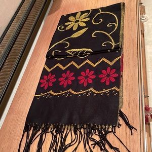 EUC Large Exquisite Soft Woven Fashion Or Furniture Shawl